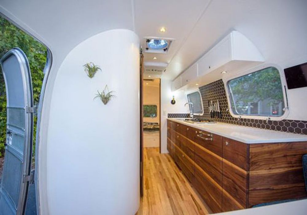 MOBILE CARAVANE , LIVING HOUSES